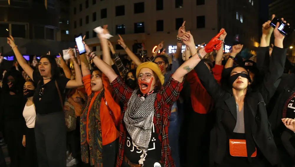 Manifestación feminista &quot;a la chilena&quot; en el centro de Beirut