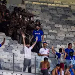 Los antidisturbios tuvieron que entrar en el estadio ante los incidentes provocados por la afición de Cruzeiro
