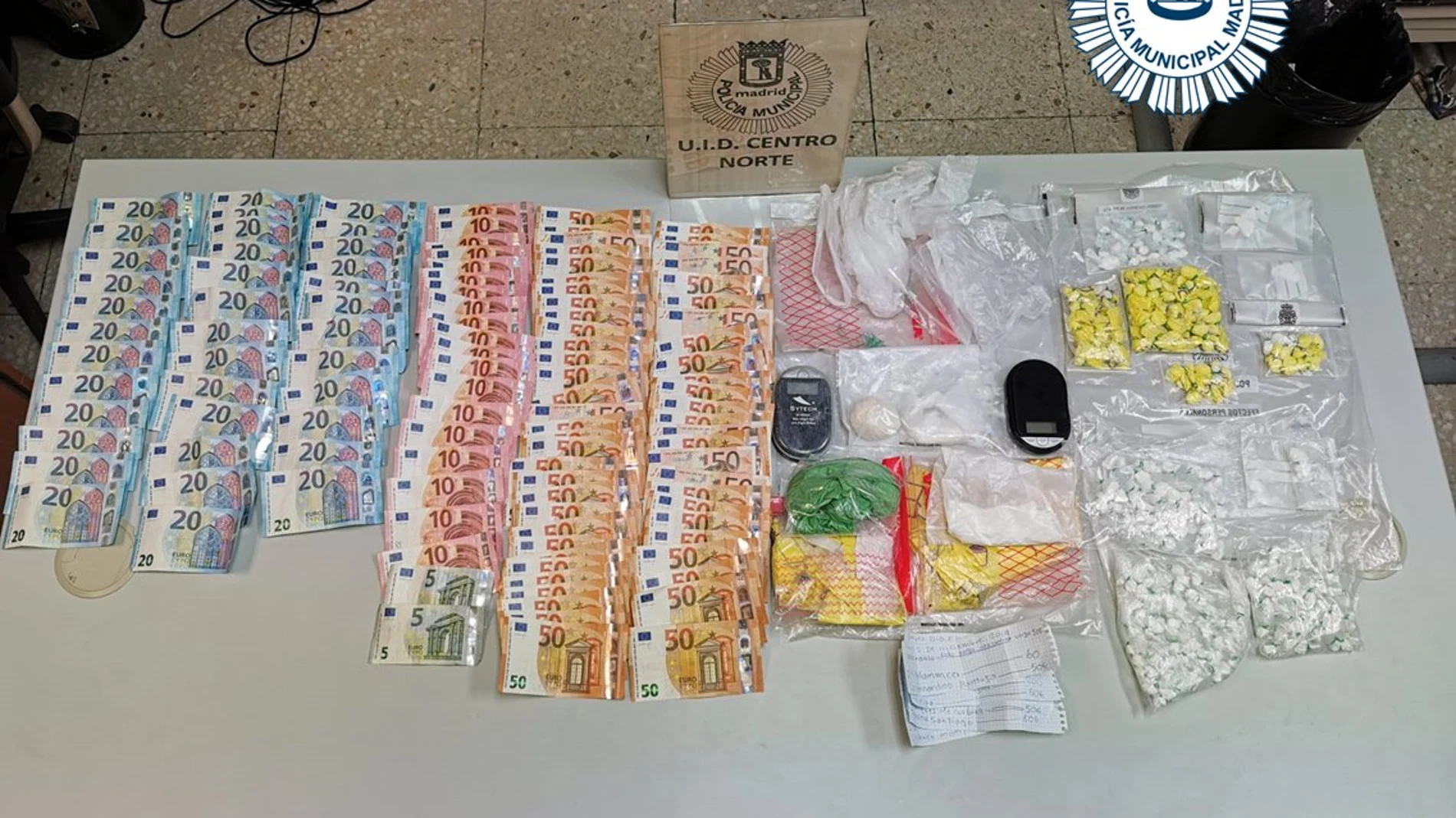 Alijo de droga y dinero en efectivo incauta por la Policía Municipal