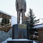 Estatua erigida en Kirguistán en honor de Vladimir Putin