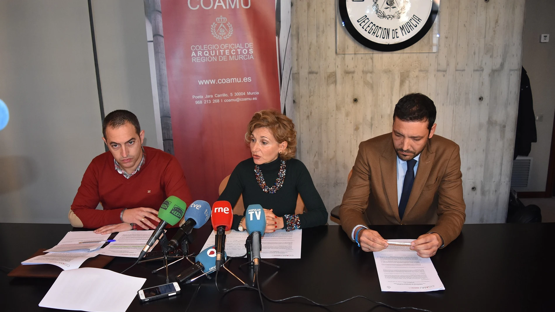 El Colegio de Arquitectos propone al Gobierno regional 25 medidas para colaborar con la protección del Mar Menor