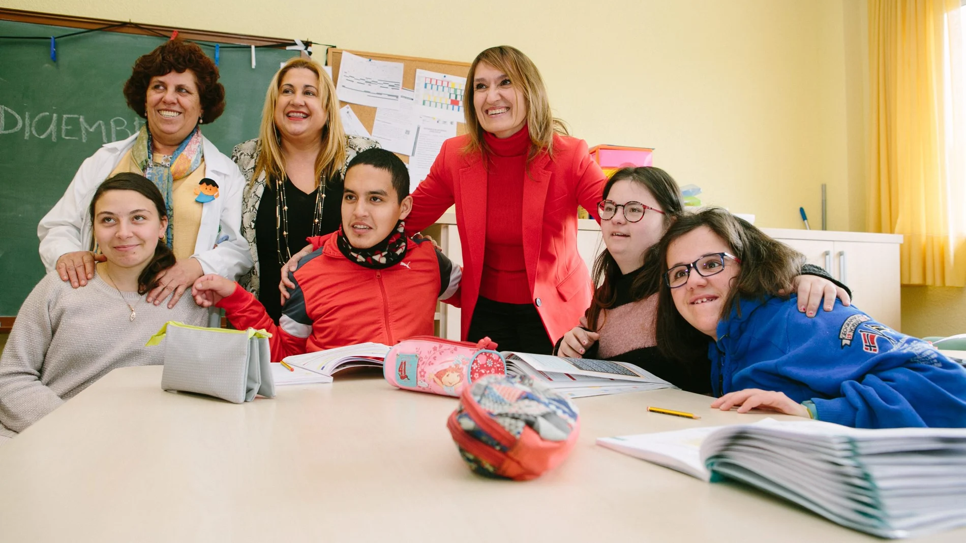 La consejera de Educación, Rocío Lucas, durante una visita el Centro de Educación Especial «Santa Isabel» de Soria