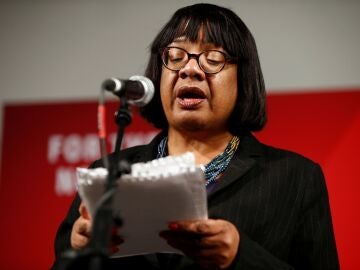 El líder laborista suspende a la primera diputada negra de Westminster por comentarios antisemistas