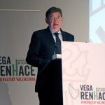 El Presidente de la Generalitat Valenciana, Ximo Puig, durante su intervención en la presentación del plan de regeneración de la Vega Baja, "Vega RenHace"