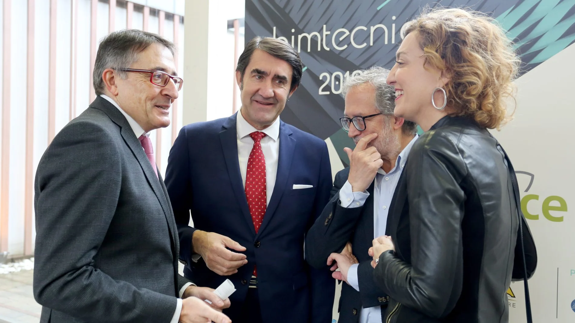 El consejero Juan Carlos Suárez-Quiñones junto a Enrique Cobreros, Manuel Saravia y María Pardo