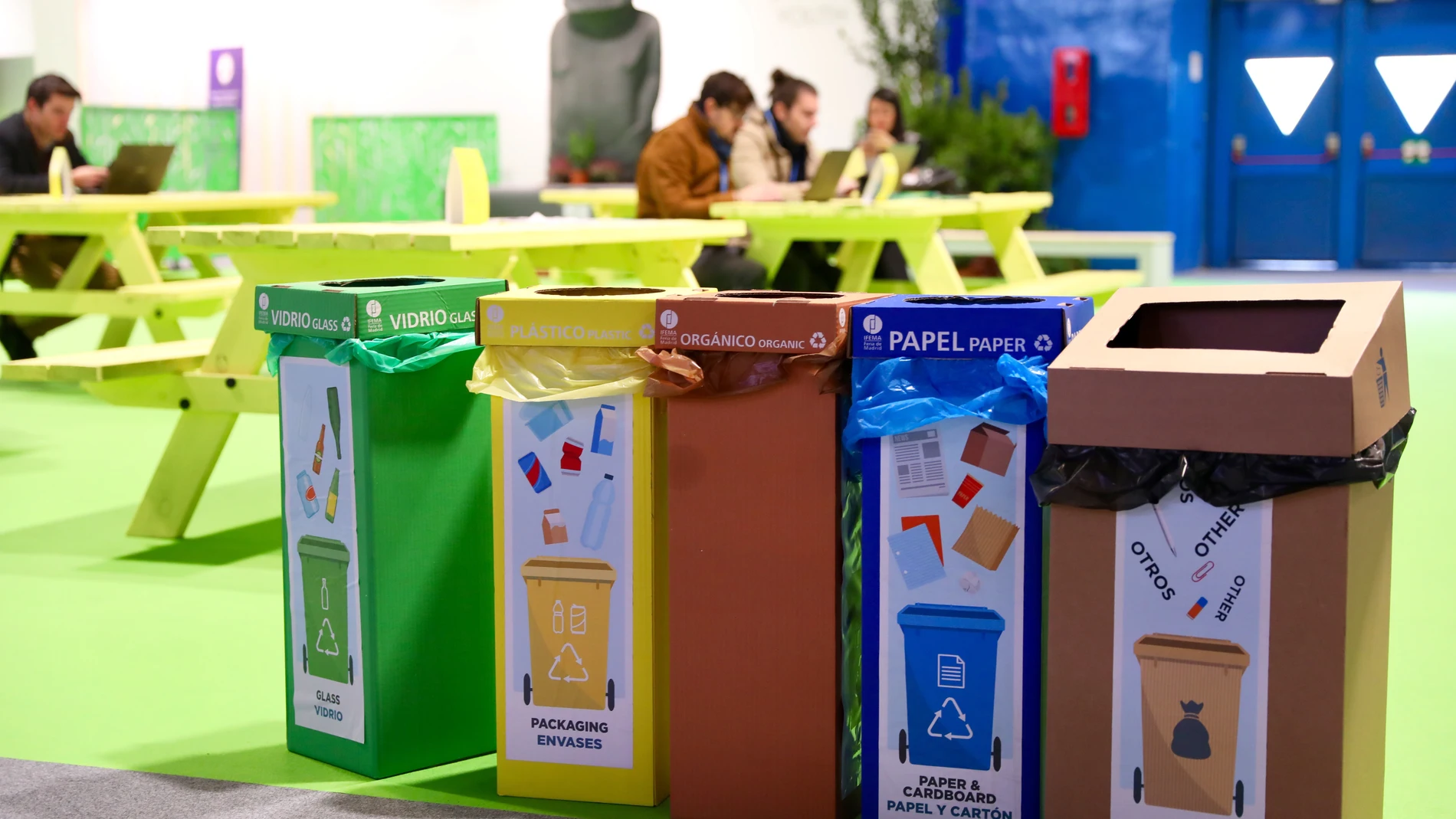 180.000 habitantes ya pueden recibir premios por depositar sus residuos en los contenedores amarillos