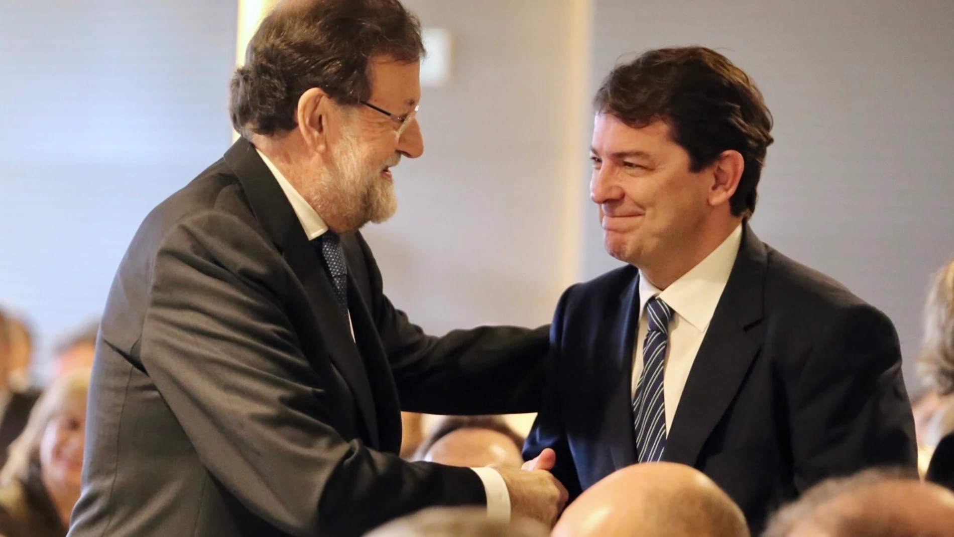 El presidente de la Junta, Alfonso Fernández Mañueco, junto a Mariano Rajoy
