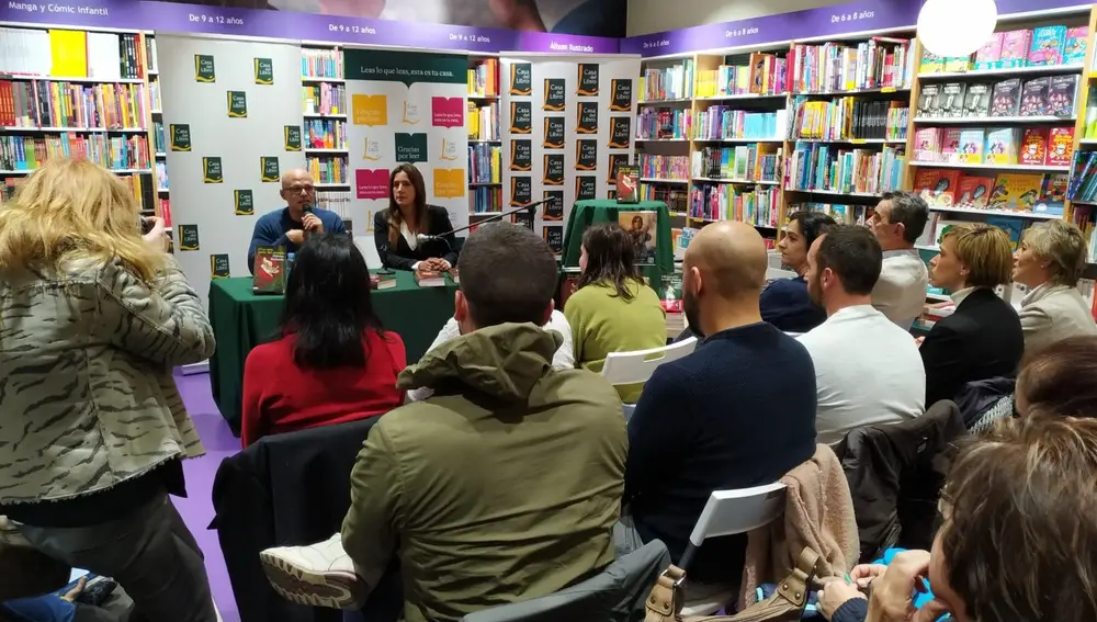 Presentación de Dolores Redondo en Valladolid