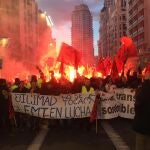 Más de 4.000 trabajadores de la EMT bloquean con una sentada la Gran Vía para exigir que Almeida "se siente a negociar"EUROPA PRESS13/12/2019