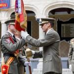 Acto de Entrega del Mando de la Academia de Artillería al nuevo coronel director, Alejandro Serrano. En la foto de I a D: el coronel saliente, D. José María Martínez Ferrer; el general director de Enseñanza, Instrucción, Adiestramiento y Evaluación, D. Amador Enseñat y Berea; y el coronel director, D. Alejandro Serrano