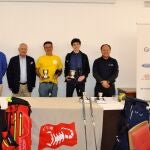 Una de las parejas ganadora, junto a Juan Eloy Durá y Bartolomé Poyatos