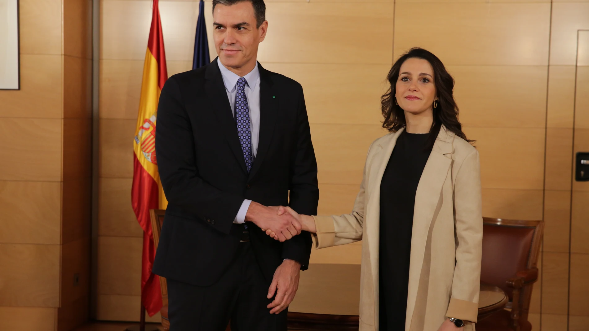 Reunión entre Pedro Sanchez, presidente en funciones y secretario general del PSOE e Inés Arrimadas, portavoz de Ciudadanos