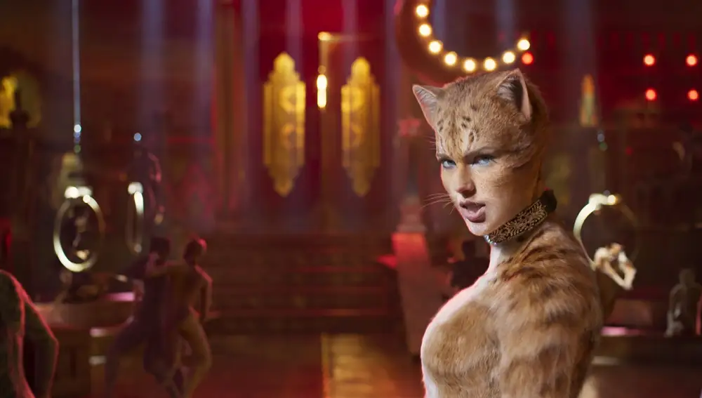Taylor Swift como Bombalurina en una escena de &quot;Cats.&quot; (Universal Pictures via AP)