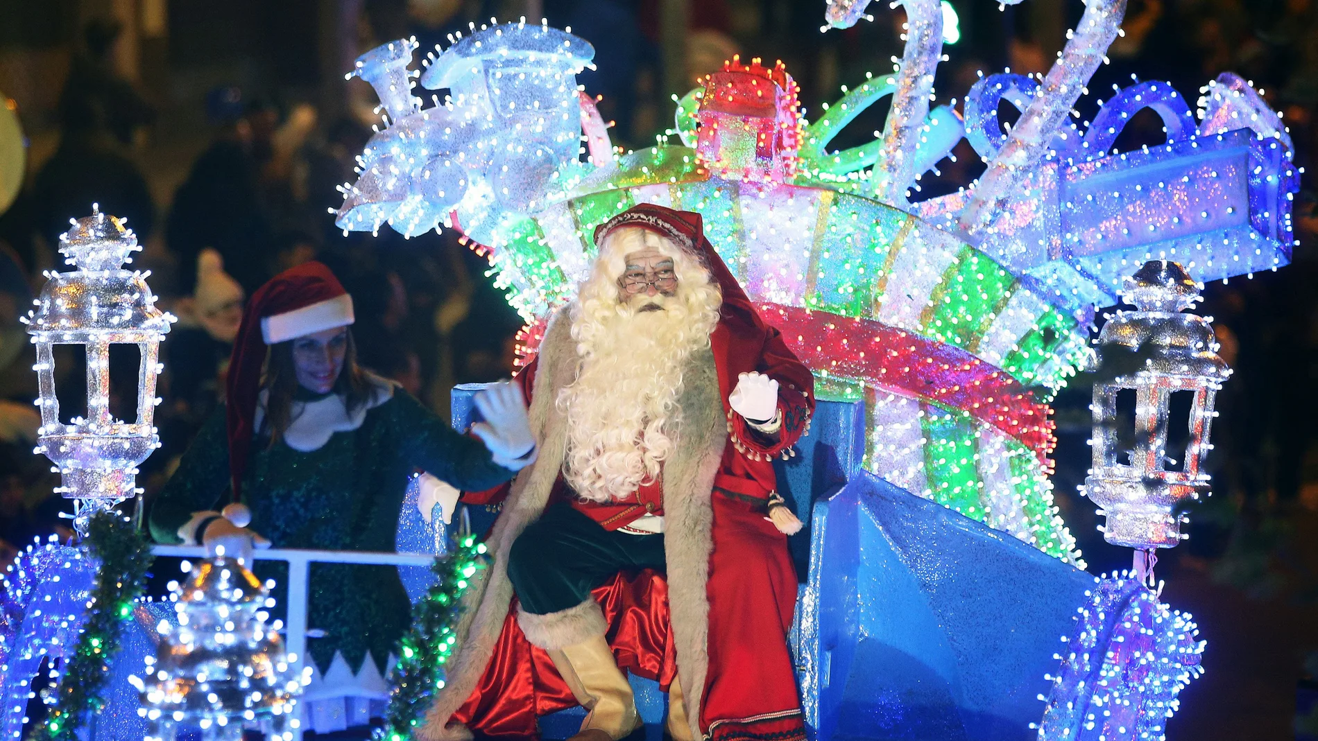 Cabalgaza de Navidad que recorre las calles de Palencia con Papá Noel