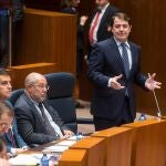 El presidente Fernández Mañueco interviene enlas Cortes