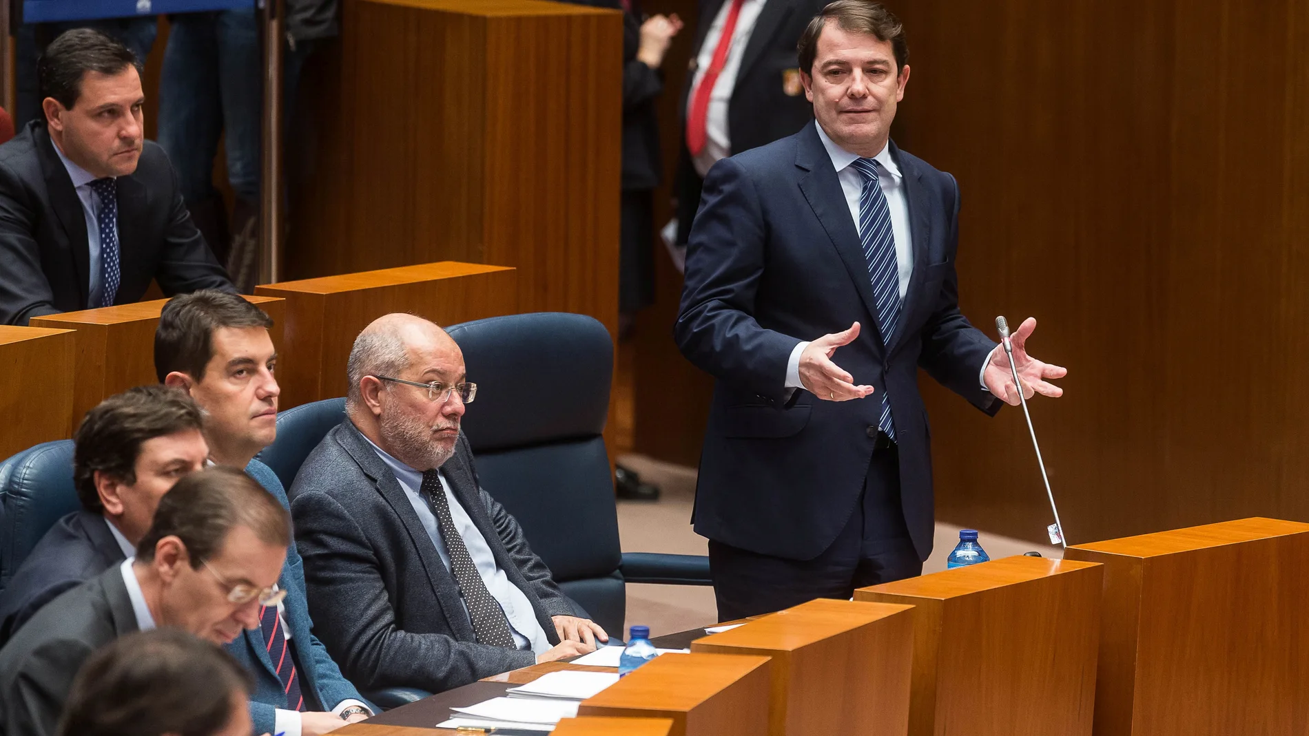 El presidente Fernández Mañueco interviene enlas Cortes