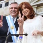 Argentina's new government to seek debt restructuring