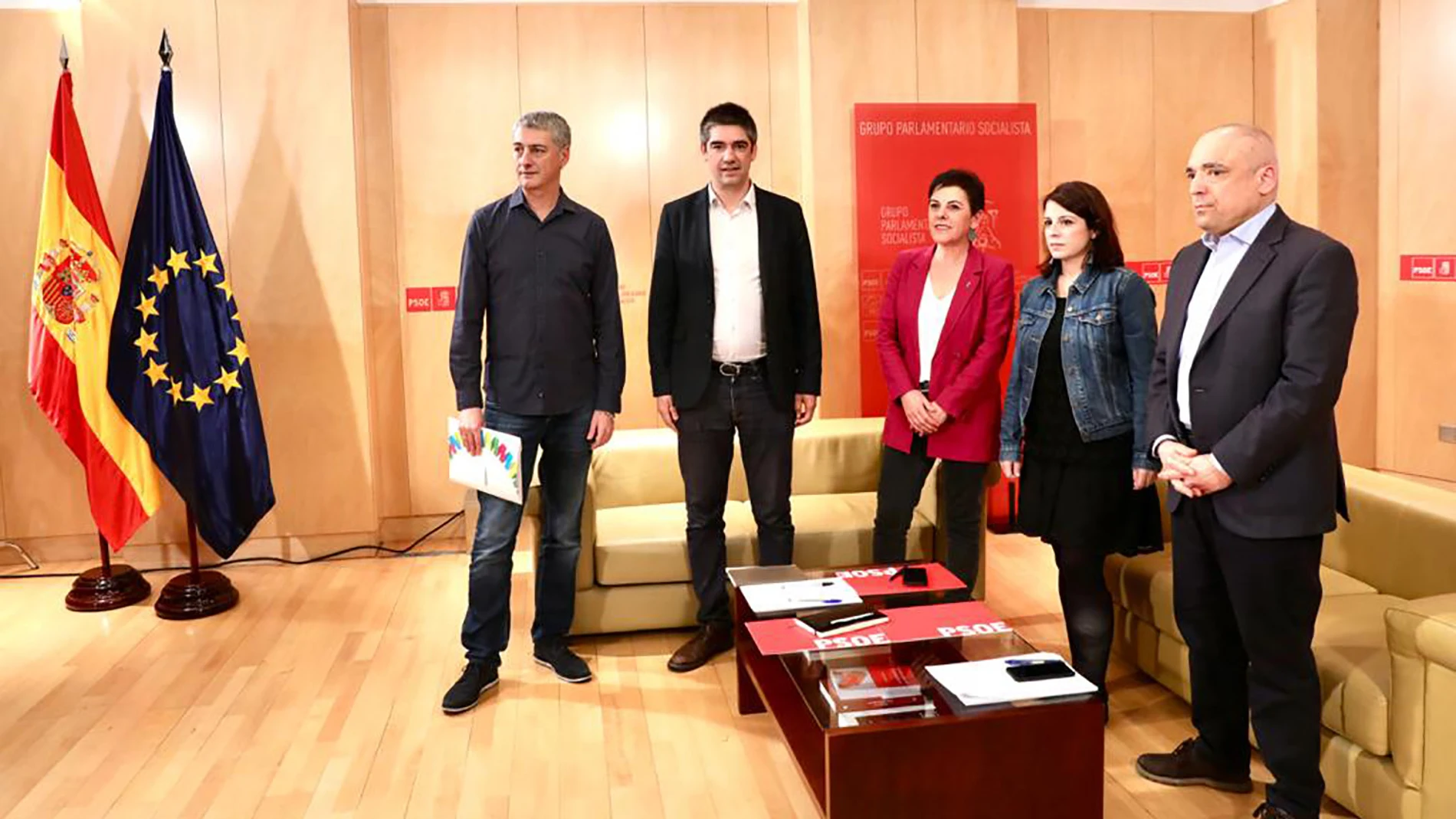 Nuevas conversaciones del PSOE con representantes de varios partidos para hacer efectiva la investidura de Sánchez