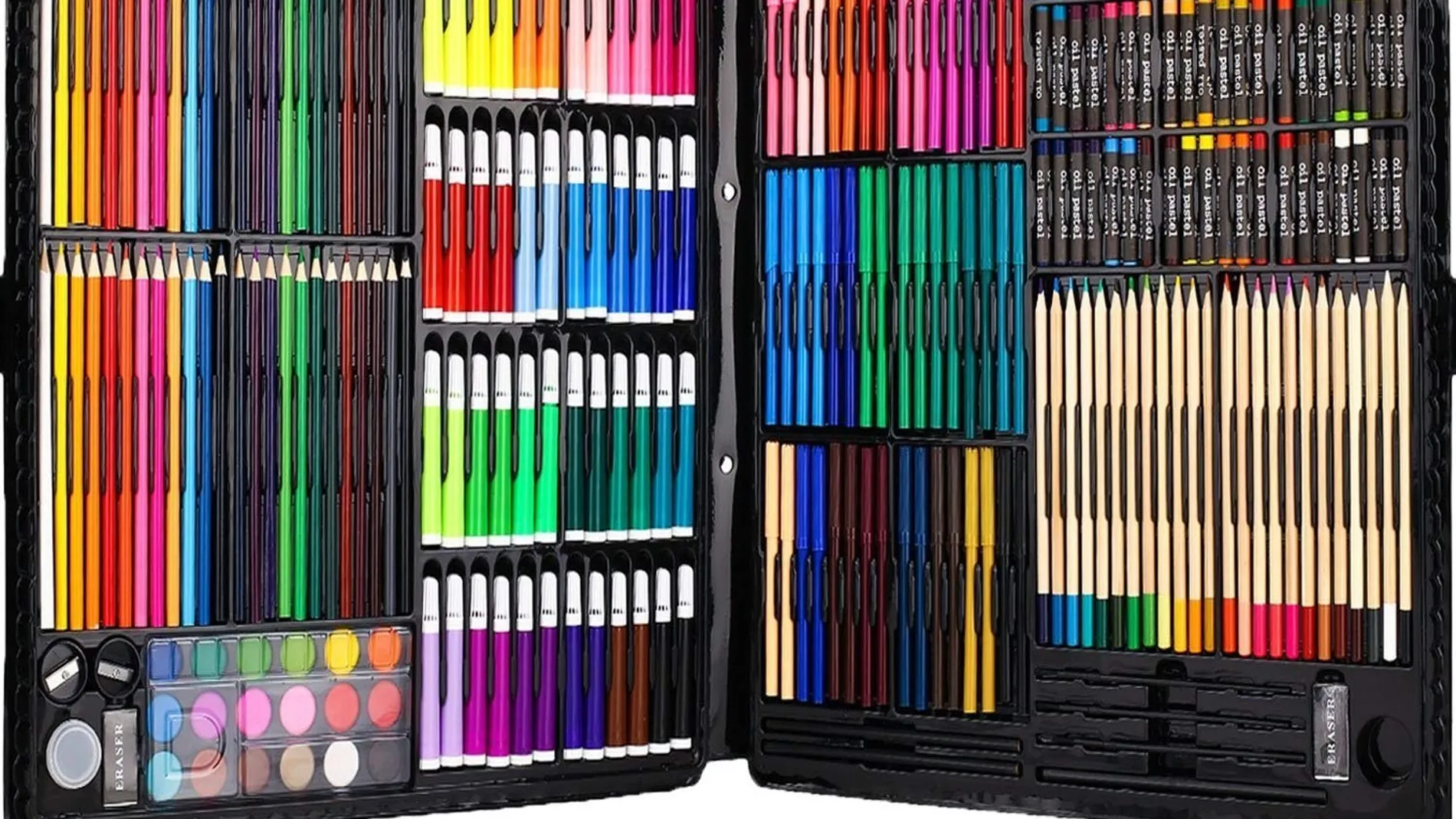 Una selección de estuches de lápices, rotuladores y ceras