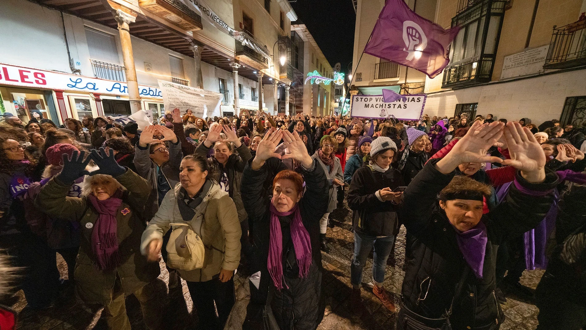 CONCENTRACIÓN EN APOYO A LA VÍCTIMA DEL CASO ARANDINA