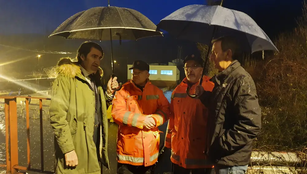 Nota Y Fotos. Consejero Fomento Y Ma Visita La Robla Por Inundaciones...JUNTA DE CASTILLA Y LEÓN21/12/2019