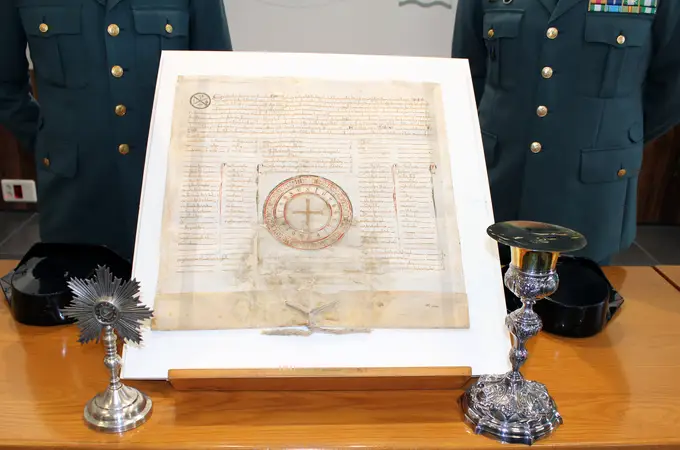 La Benemérita recupera un pergamino medieval de Alfonso X el Sabio 