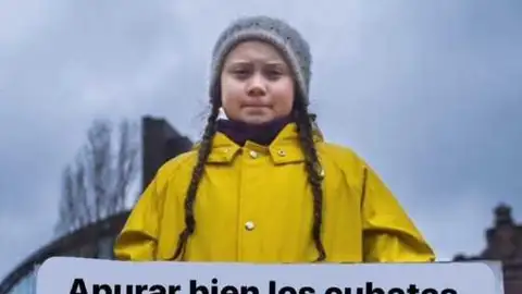Los memes y mensajes de felicitación navideña más divertidos