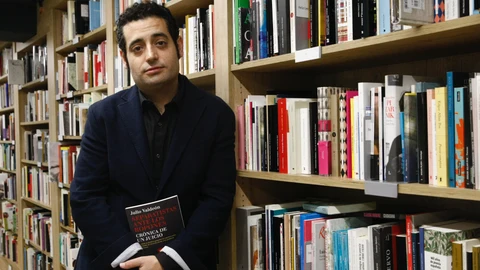 Julio Valdeón durante la presentación de su nuevo libro