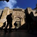 Vista del muro oeste de la Mezquita-Catedral de Córdoba