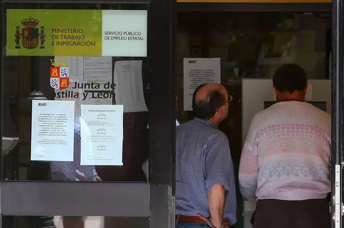Castilla y León registra 4.811 desempleados menos en junio, con una caída del 2,8%