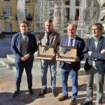 El vicepresidente primero de la Diputación, Juan Carlos Maldonado, visita el dispositivo que Canal Sur Televisión tiene instalado en Antequera