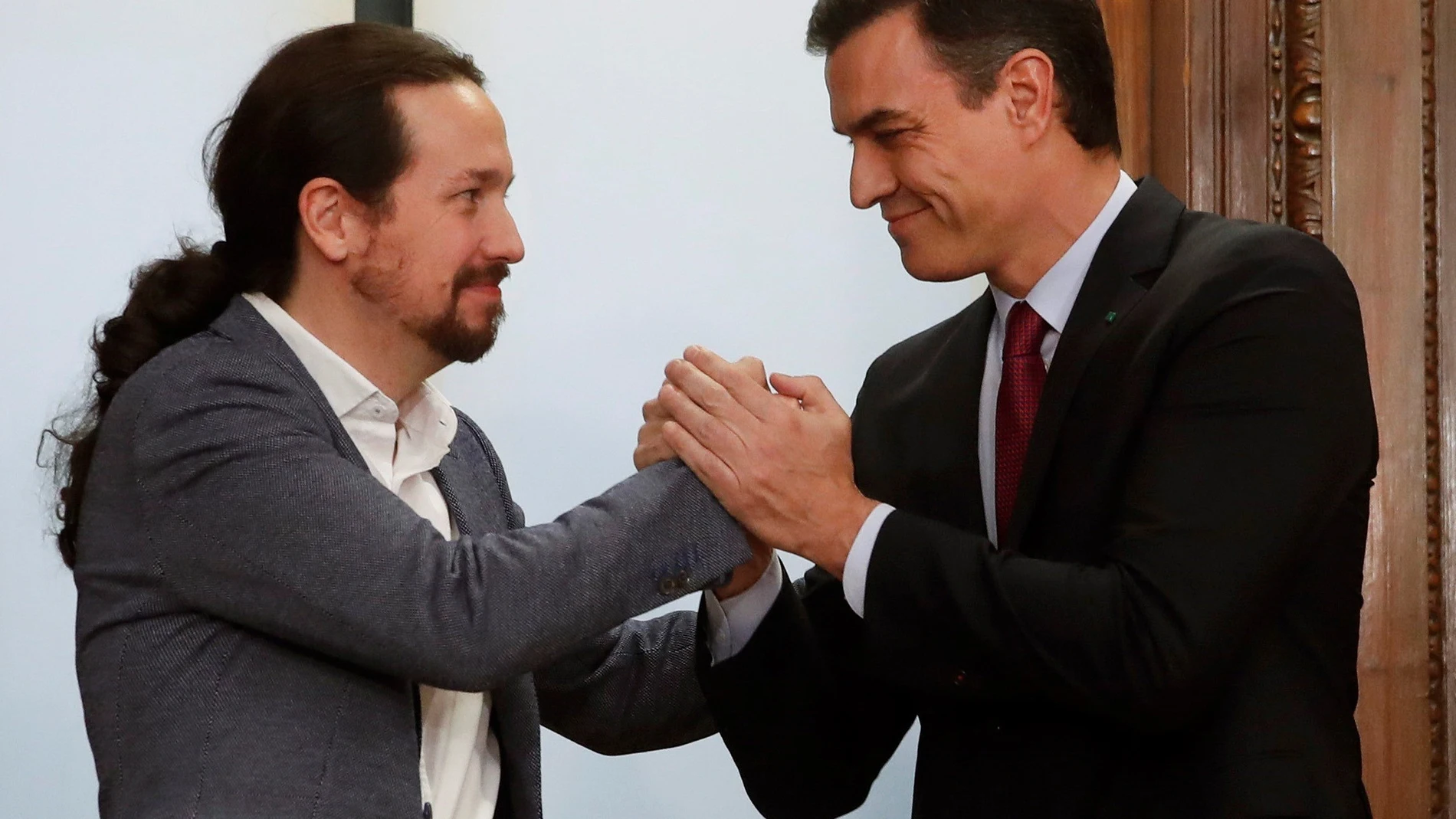 Sánchez e Iglesias firman el programa de su futuro gobierno de coalición