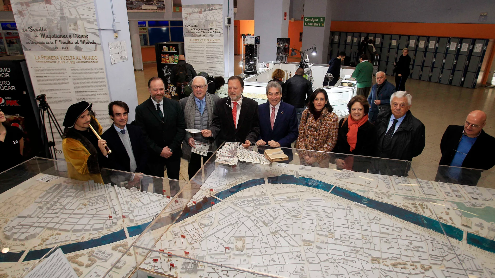La exposición 'La Sevilla de Magallanes y Elcano en la partida de la Primera Vuelta al Mundo' puede verse en la estación de autobuses de Plaza de Armas de Sevilla