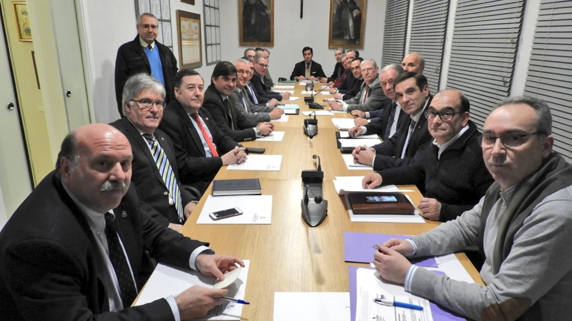 Los presidentes de los Consejos de Hermandades y Cofradías se reunieron ayer