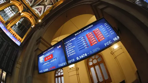El Ibex inicia la sesión con una subida del 0,28%. EFE/Juan Carlos Hidalgo