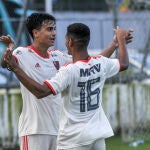 Reinier celebra un gol con el Flamengo