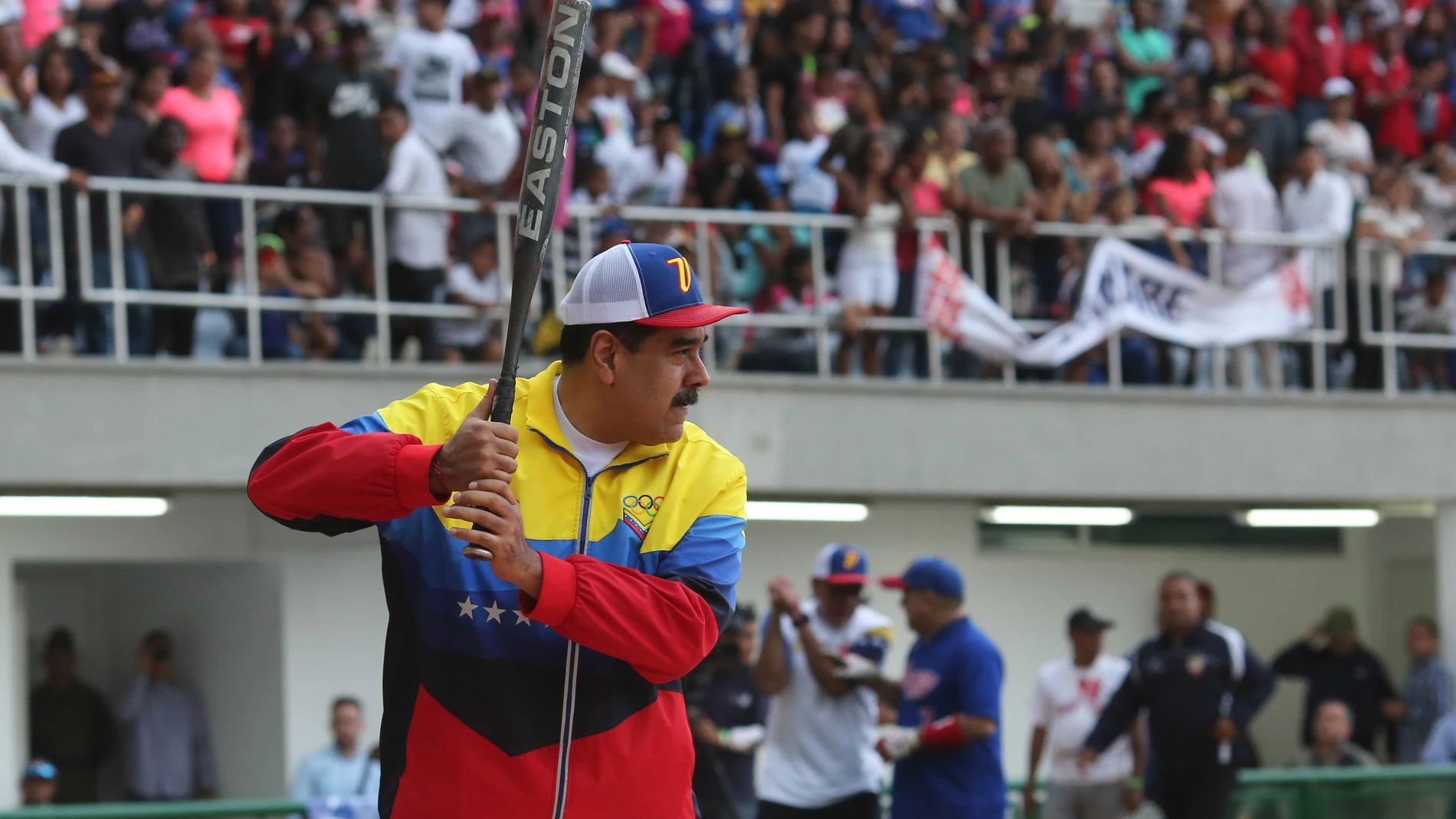 Maduro dice que Guaidó no entró a sesión del Parlamento por no "dar la cara"