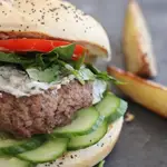 La hamburguesa es un ejemplo de comida con muchas grasas