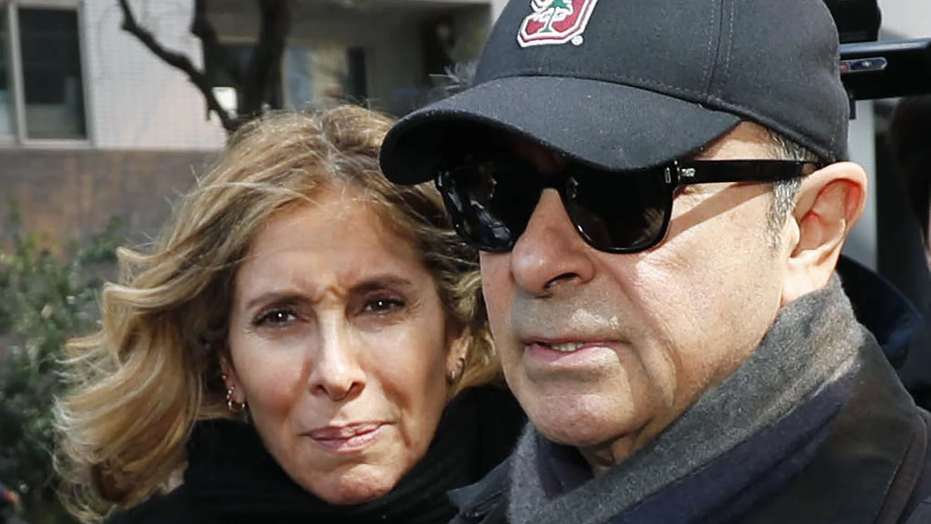 Carlos Ghos y su mujer Carole en Tokio (Kyodo News via AP, File)