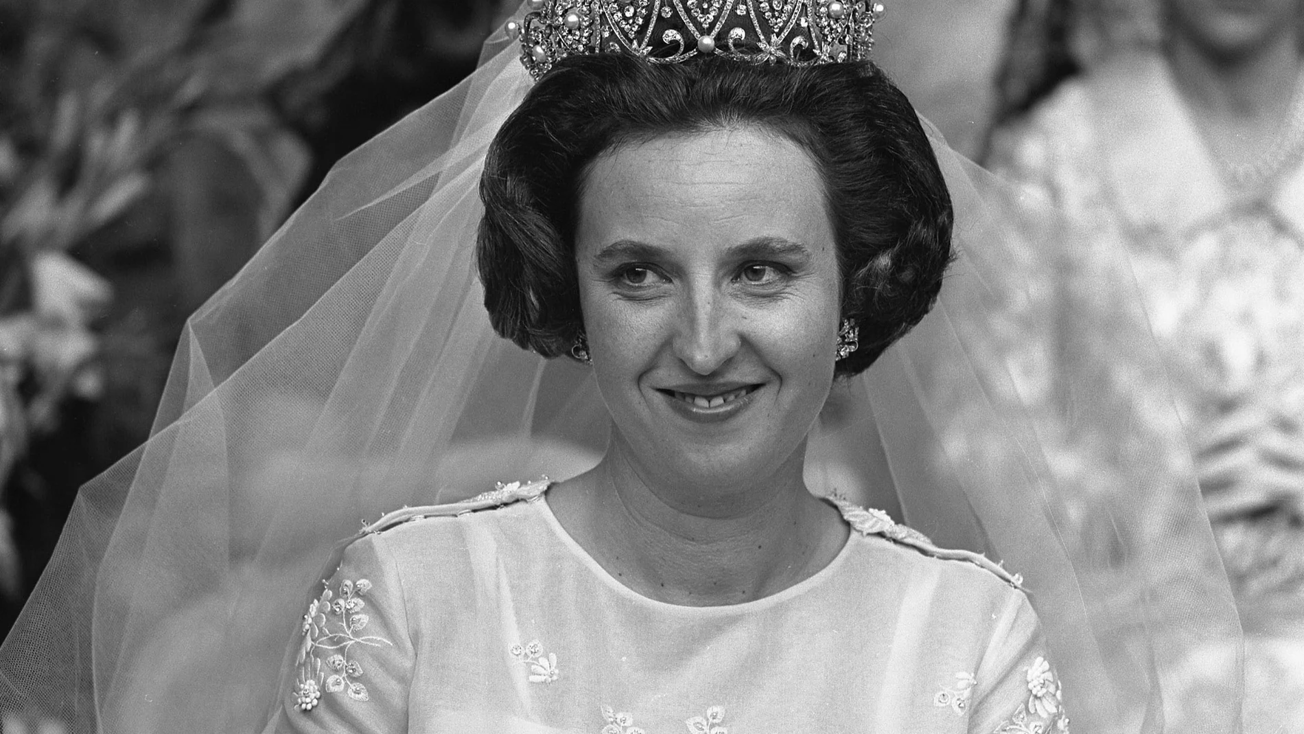 En la imagen, la tía del Rey Felipe VI en el día de su boda con Luis Gómez Acebo Estoril (5 de mayo de 1967 en el monasterio de los Jerónimos de Belém, en Lisboa).