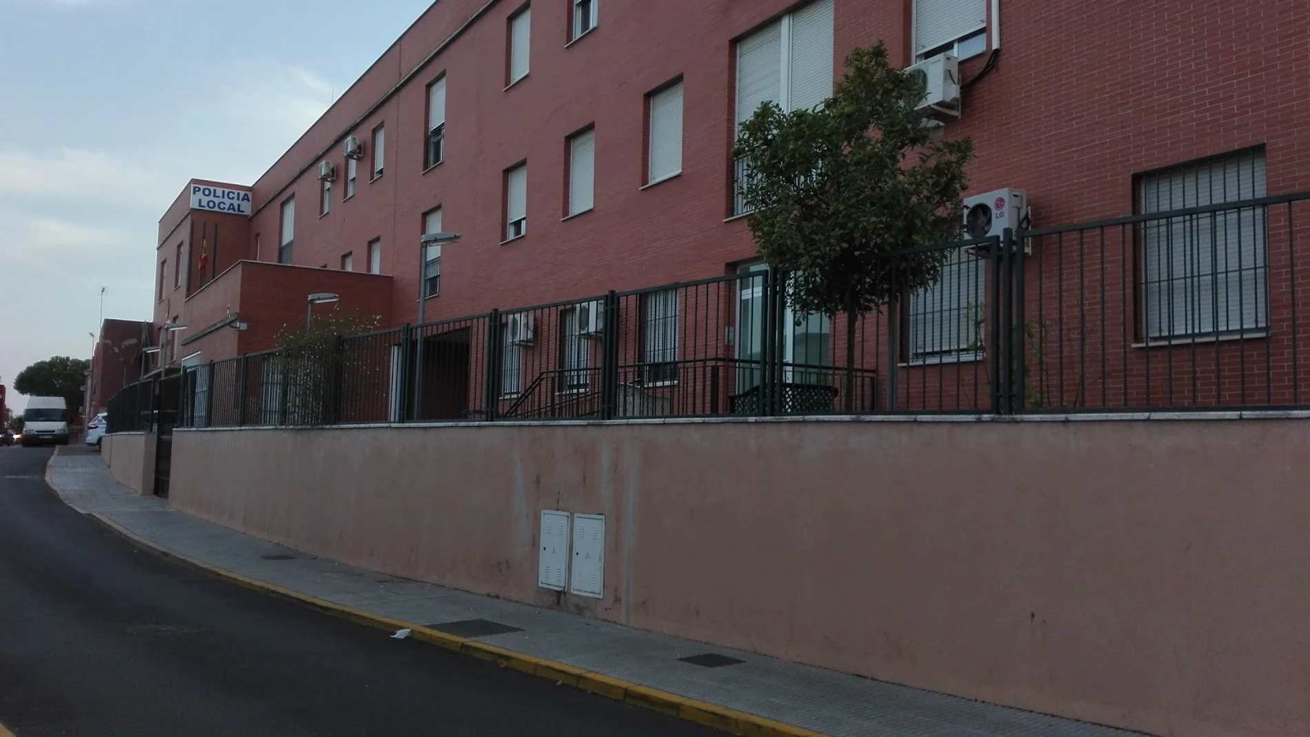 Captura de Google Maps de la comisaría de la Policía Local de Castilleja de la Cuesta, cercana al lugar de los hechos