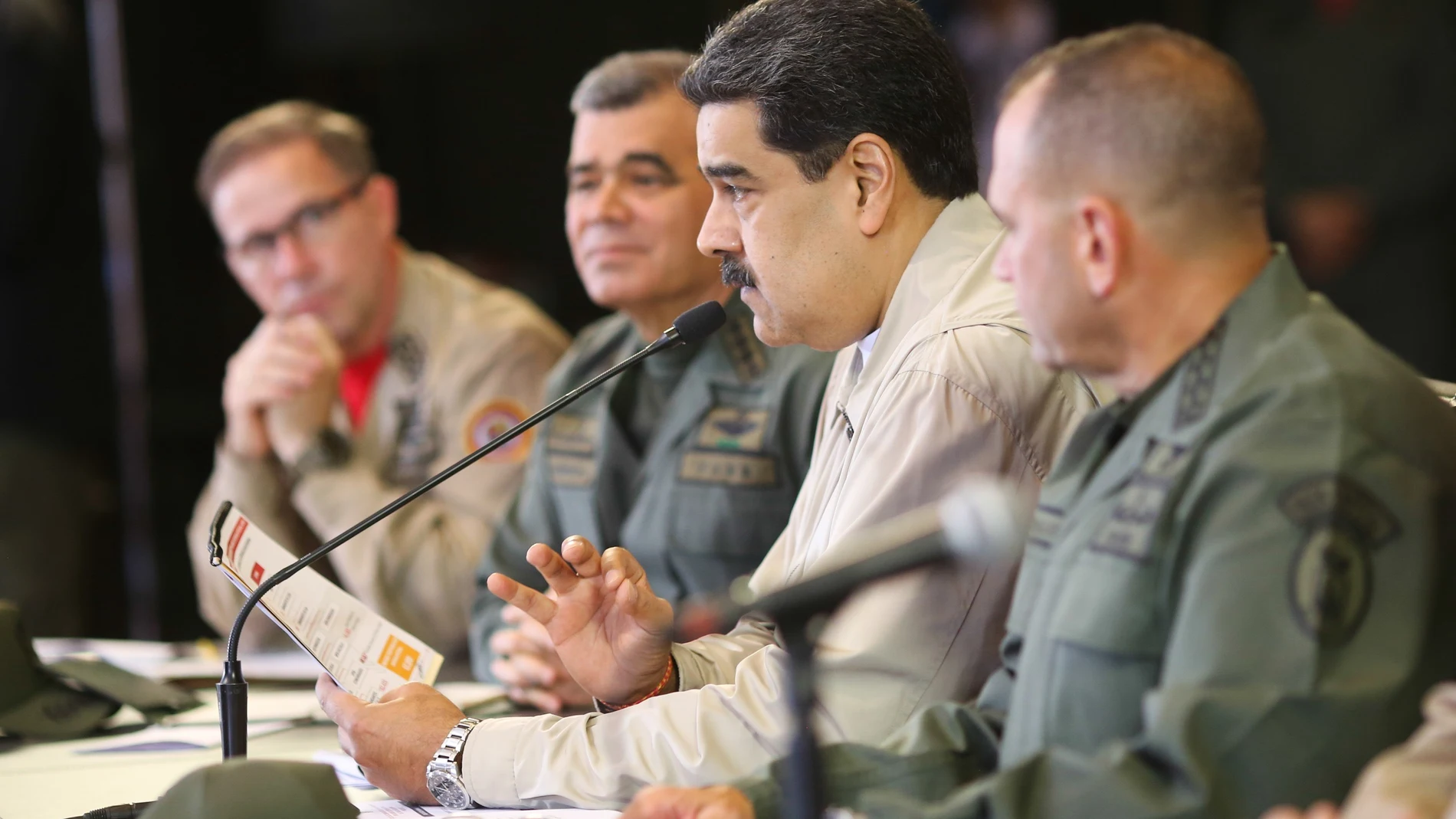 Maduro anuncia ejercicios militares para la primera quincena de febrero
