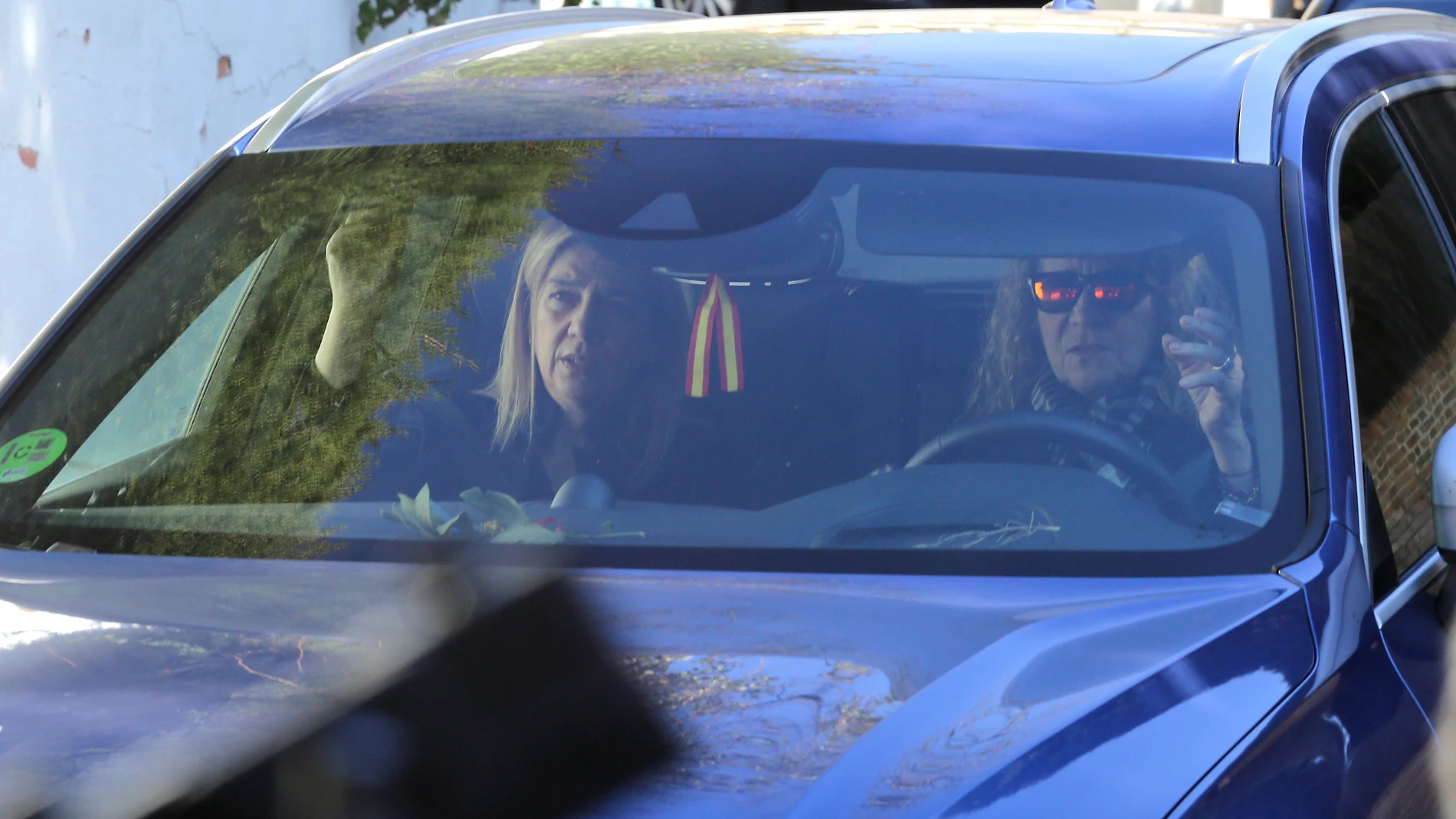 Las Infantas Elena y Cristina han llegado en el mismo coche