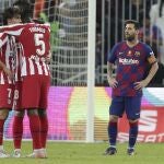 Messi se lamenta durante un momento del partido