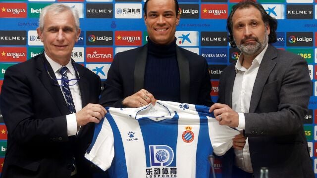 Raúl de Tomás, en el momento de ser presentado como jugador del Espanyol