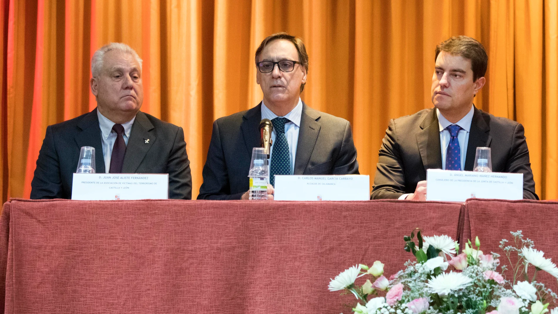 El consejero de la Presidencia, Ángel Ibáñez, asiste a la primera jornada del proyecto 'Testimonio directo de las víctimas del terrorismo en centros docentes' en el colegio San Juan Bosco. La charla la imparte Juan José Aliste, presidente de la asociación víctimas del terrorismo en Castilla y Leon. Asiste el alcalde de Salamanca, Carlos García Carbayo