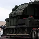 Un misil tierra-aire Tor-M1 (SA-15 Gauntlet para la OTAN) cargado en un vehículo de combate