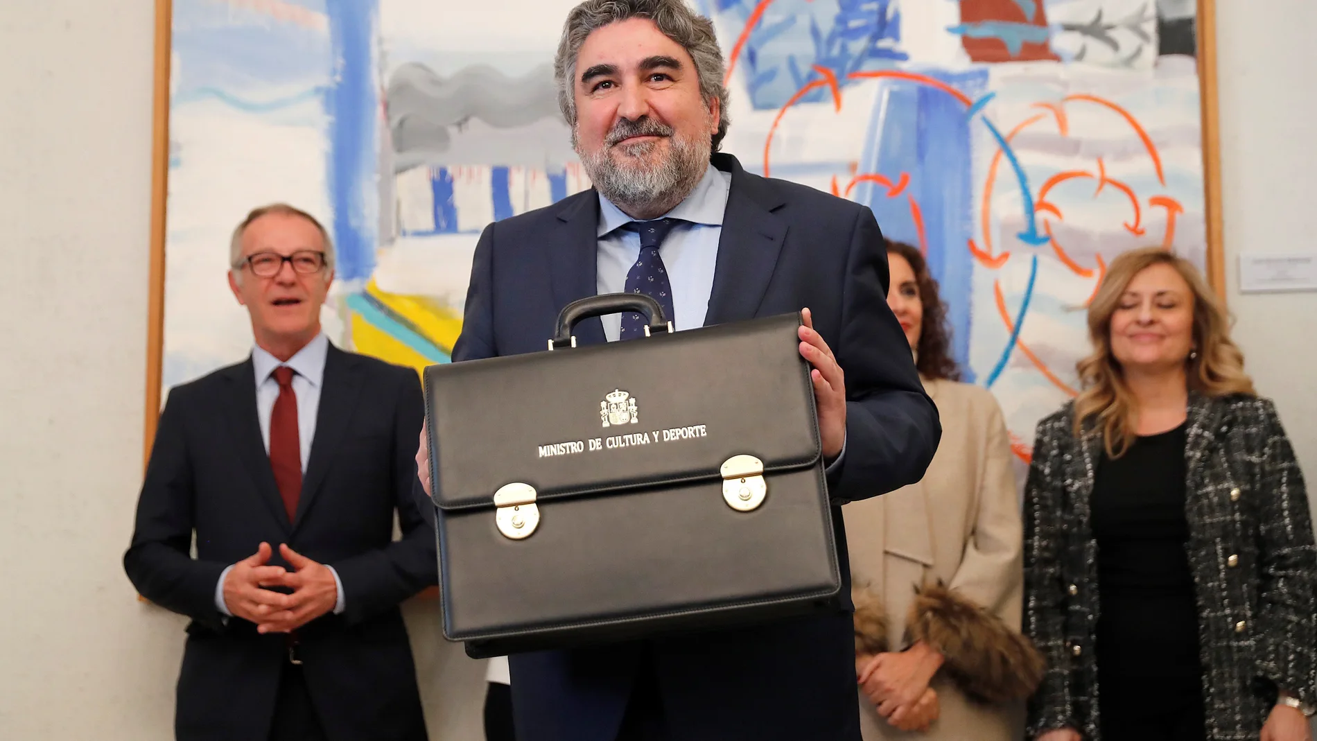 José Manuel Rodríguez Uribes recibe cartera de Cultura