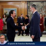 Pablo Iglesias saluda al Rey Felipe VI