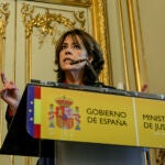 La exministra de Justicia y futura Fiscal General del Estado, Dolores Delgado, durante su intervención en el acto de toma de posesión de ministros en el Ministerio de Justicia en el Palacio de Parcent